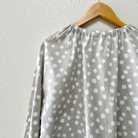 NATURAL LAUNDRY ドットプリントブラウス