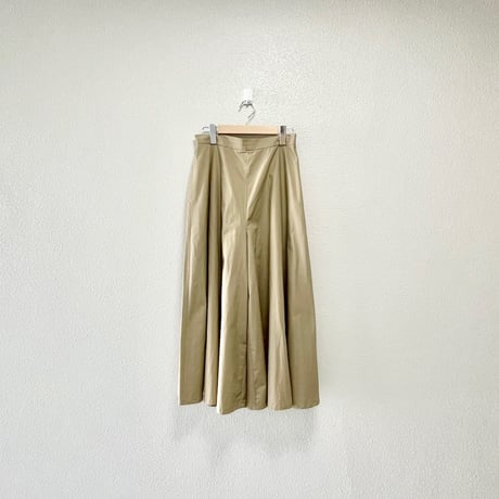 mizuiroind フロントタック フレアワイドパンツ