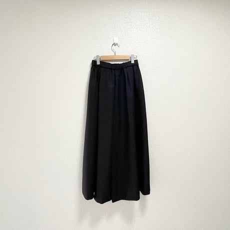 2025 / mizuiro ind フレアイージーパンツ