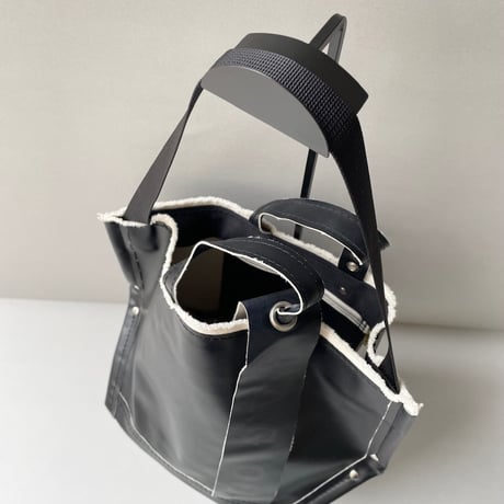 販売継続品 / eb.a.gos PVC Y字トート Mサイズ IVORY×BLACK