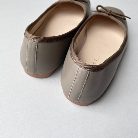 MOHI… スクエアトゥバレエシューズ
