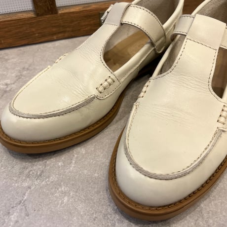 ENESS Tストラップローファー