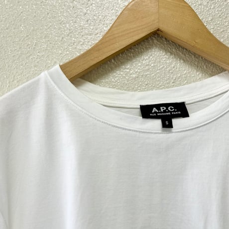 A.P.C. ポケットエンブレムTシャツ