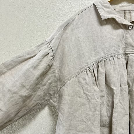nest Robe 高密度ブラックリネンギャザーブラウス