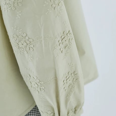 【3色展開】select 袖刺繍ブラウス