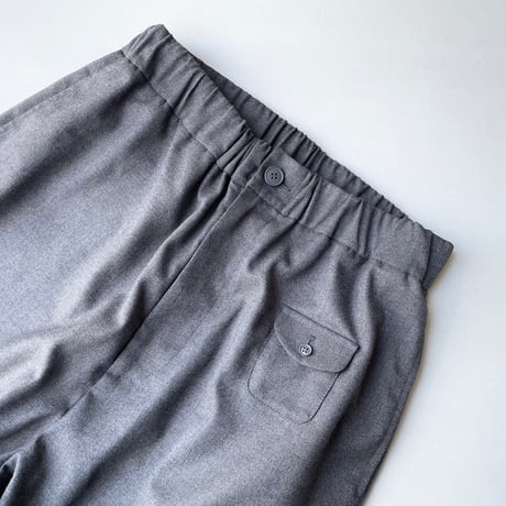 2025AW / 販促継続品 休日と詩 ダックワーズパンツ