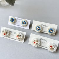 dbecoo 刺繍の耳飾り