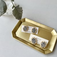 dbecoo 刺繍の耳飾り