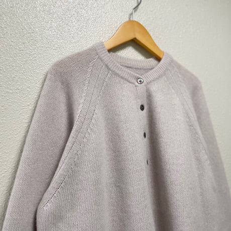 北欧、暮らしの道具店 KURASHI＆Trips ふんわり素材のヘンリーネックニット