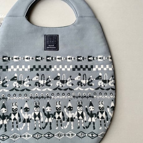 2024 / 人気完売品 / タグ付き未使用品 / minaperhonen egg bag -fun-