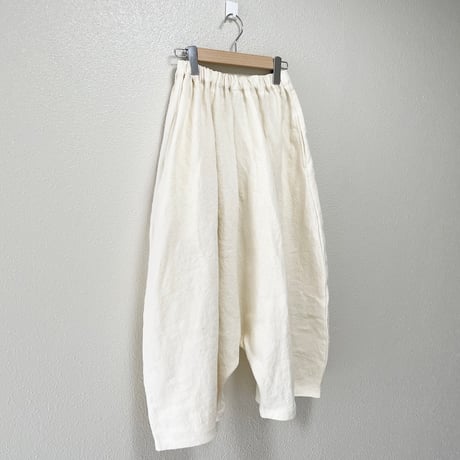 定番品 / あたう洋裁店 ポンポンマム サルエルパンツ 生成り