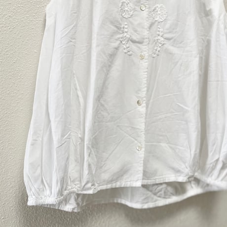 midiumisolid 刺繍ノースリーブブラウス