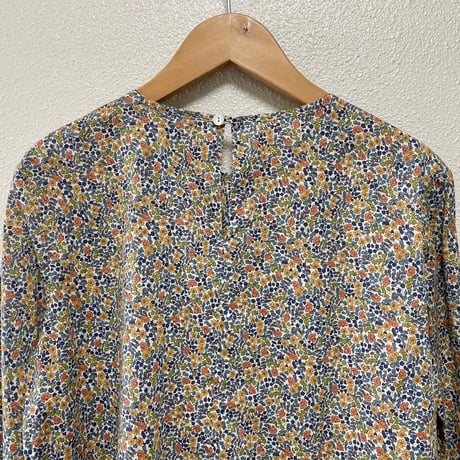 A.P.C.  リバティ 小花柄ブラウス