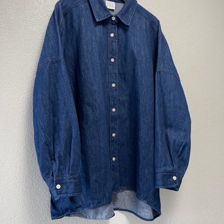 2024AW / 人気完売品 雑誌LEEオリジナルブランド 12closet × エディター伊藤真知さん コラボ コクーンデニムシャツ