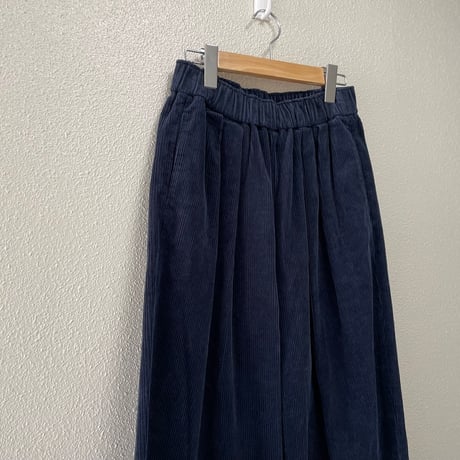 オローネ コーデュロイパンツ
