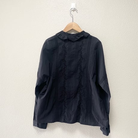 PARICI ピンタック刺繍ブラウス
