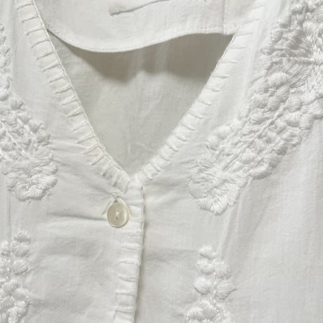 midiumisolid 刺繍ノースリーブブラウス