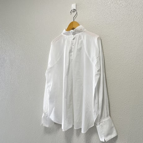 2024AW / Spick&Span / コットンエンブロイダリーカラーブラウス
