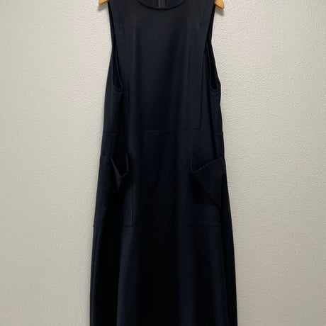 2024AW / 人気完売品 utilite  サキソニー ストレッチ ジャンパー スカート ブラック