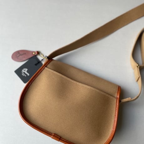 販売継続品 / タグ付き未使用品 / Brady COLNE ショルダーバッグ