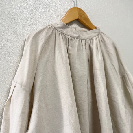 2025SS /  未使用品 / 販売継続品 /  Veritecoeur ギャザーブラウス
