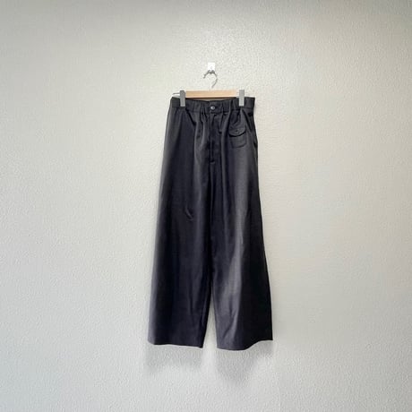 2025AW / 販促継続品 休日と詩 ダックワーズパンツ