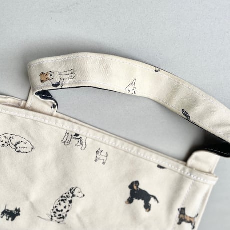 TEMBEA BAGUETTE TOTE DOG
