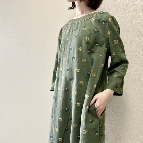 Sally Scott 刺繡ワンピース