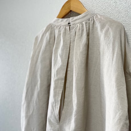 2025SS /  未使用品 / 販売継続品 /  Veritecoeur ギャザーブラウス