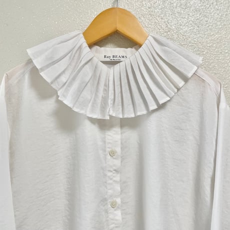 Ray BEAMS プリーツビッグカラーブラウス