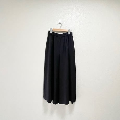 2025 / mizuiro ind フレアイージーパンツ