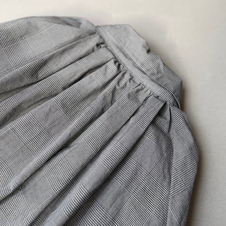 2024AW / 販売継続品 UNIVERSAL TISSU ナチュラルタイプライターギャザータックBL