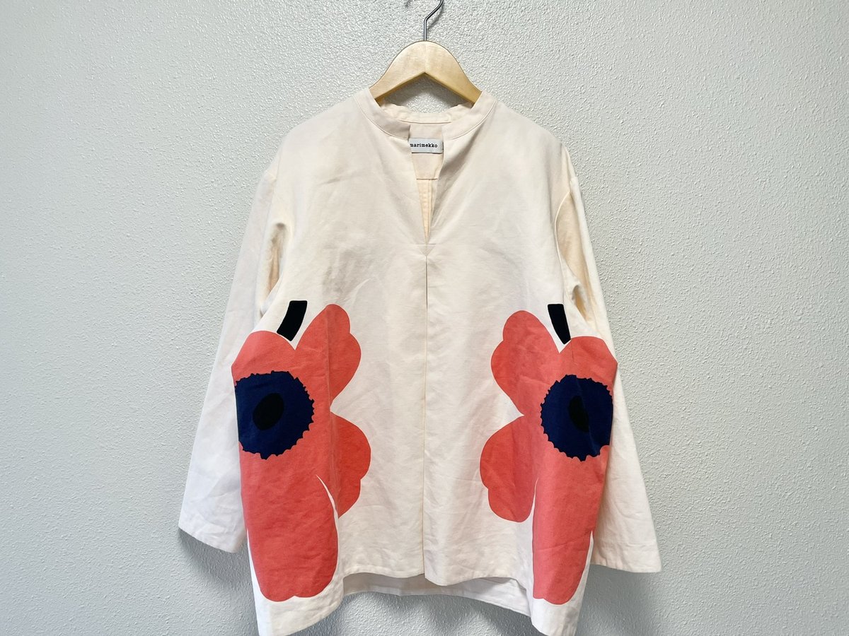 未使用マリメッコ KERRANHEIJASTUSunikkoプリントプルオーバー marimekko KERRAN HEIJASTUS unikkoプリントプルオーバー |