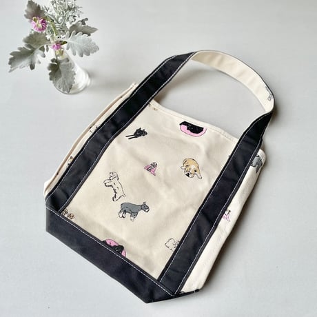TEMBEA BAGUETTE TOTE DOG