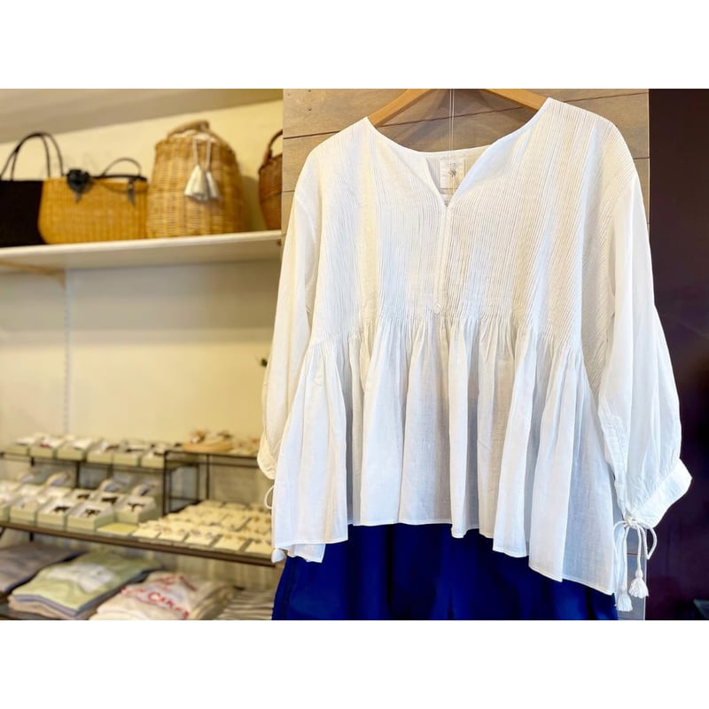 maison de soil ピンタックギャザーブラウス | Lisululu online