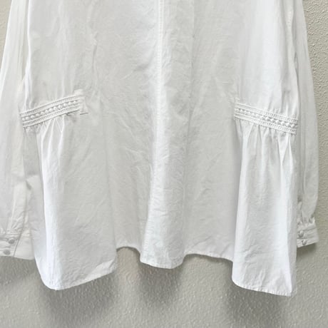 2026SS / 販売継続品 /  オオカミとフクロウ  オオカミと小鳥の囀る木の下で ブラウス