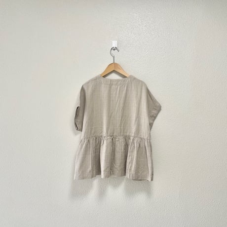 bulle de savon フレンチリネン　裾ギャザーブラウス