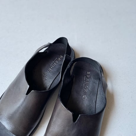 BRADOR/ブラドール LEATHER SANDALS