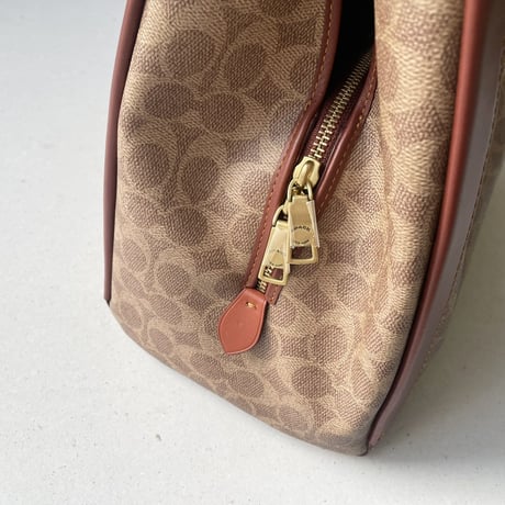 COACH ハドリーホーボー シグネチャーキャンバス
