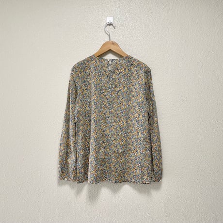 A.P.C.  リバティ 小花柄ブラウス