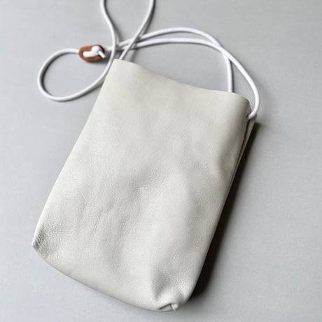 販売継続品 / ATELIER 4.5 ゴートレザー インナーポケット付き サコッシュ