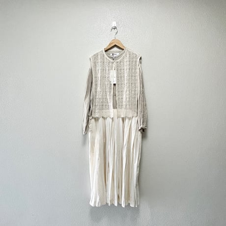 人気完売品 /未使用品 / タグ付き Veritecoeur ベスト付きワンピース