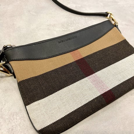 Burberry フラットショルダーバッグ