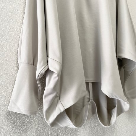 人気完売品 / mizuiro ind スタンドカラーコクーンプルオーバー
