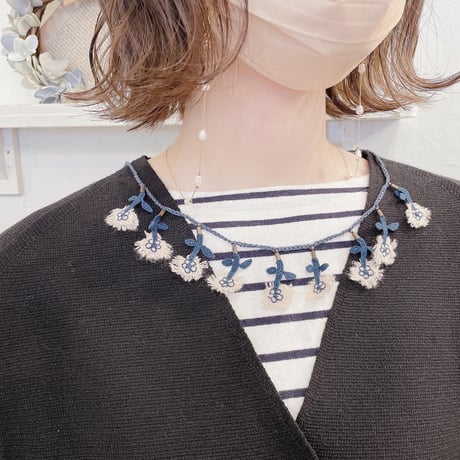 minaperhonen ネックレス