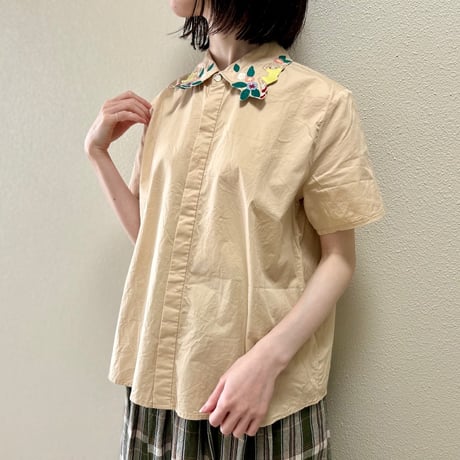 i am i 刺繍襟シャツ