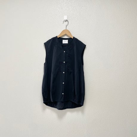 midiumisolid 刺繍ノースリーブブラウス