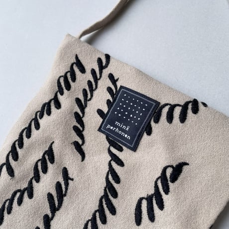 2024-2025AW / 人気完売品 / mina perhonen ribbon stick pocket bag