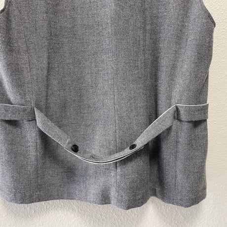 2023AW / MidiUmi Vネックベスト