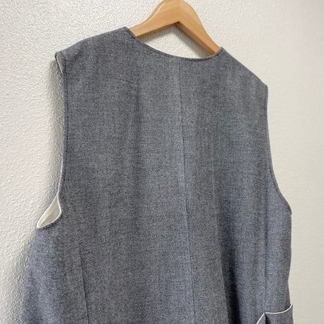 2023AW / MidiUmi Vネックベスト